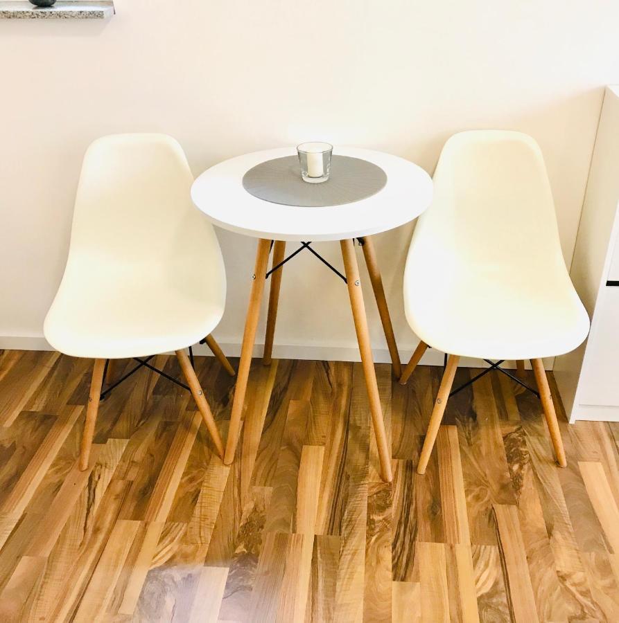 Top Renoviertes Apartement In Bester Lage Von Homburg- 5 Fussminuten Zur Uniklinik 洪堡 外观 照片