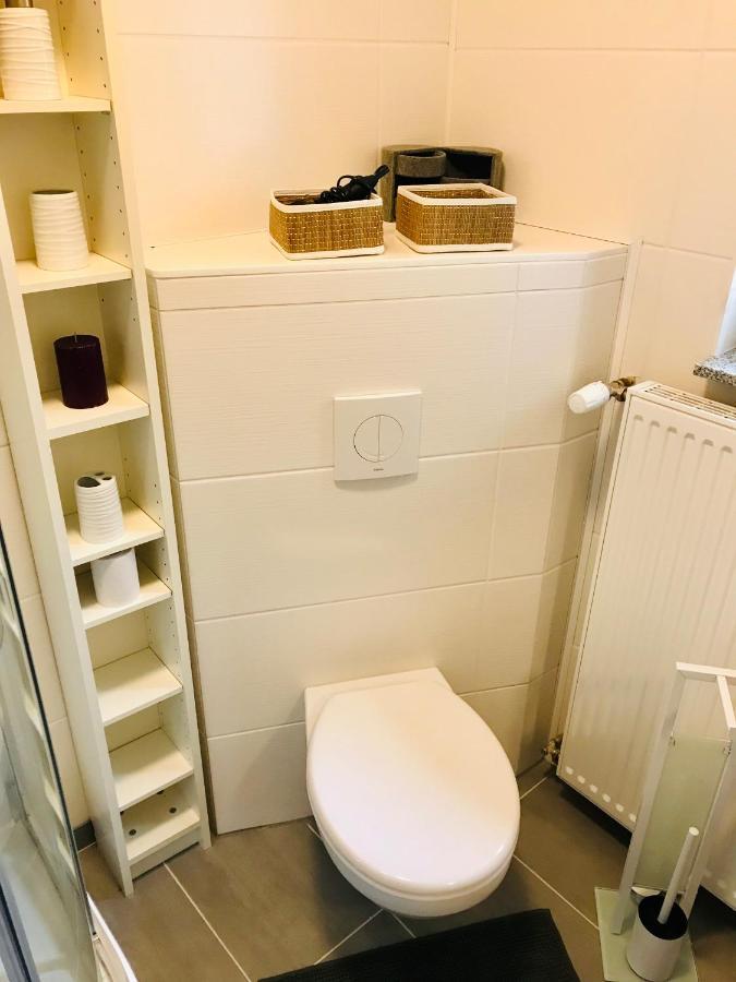 Top Renoviertes Apartement In Bester Lage Von Homburg- 5 Fussminuten Zur Uniklinik 洪堡 外观 照片