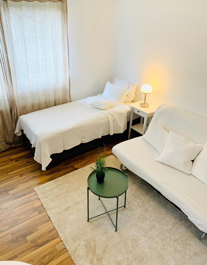 Top Renoviertes Apartement In Bester Lage Von Homburg- 5 Fussminuten Zur Uniklinik 洪堡 外观 照片