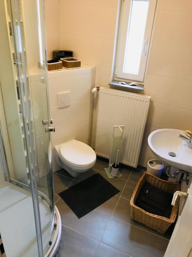 Top Renoviertes Apartement In Bester Lage Von Homburg- 5 Fussminuten Zur Uniklinik 洪堡 外观 照片